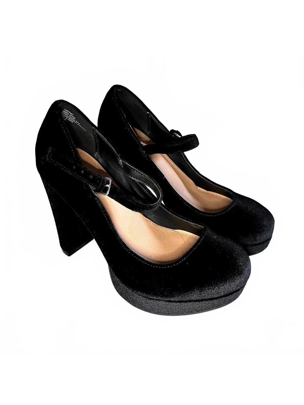 Torrid Women's Black Velvet Mary Jane Platform Heels Size 7.5WW Extra Wide Width